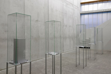 Dierk Schmidt, Broken Windows 6.3, installation view KOW