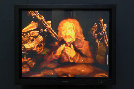 Alice Creischer, Andreas Siekmann, Easy Rider, 2000, Episoden zur arbeitsbefreiten Gesellschaft, Video, color, sound, 4‘50“