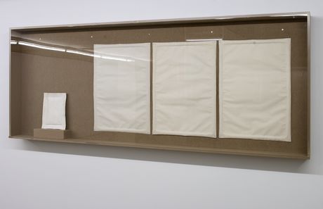 Drei Blätter mit gewölbtem Rand, 1962, paper, glue, 69,5 x 49,5 cm each